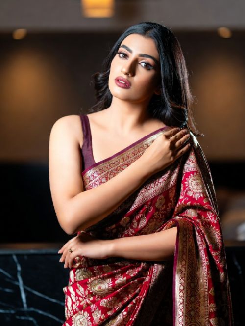 Thane female escorts